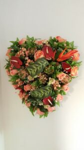 bouquet de fleurs de forme coeur